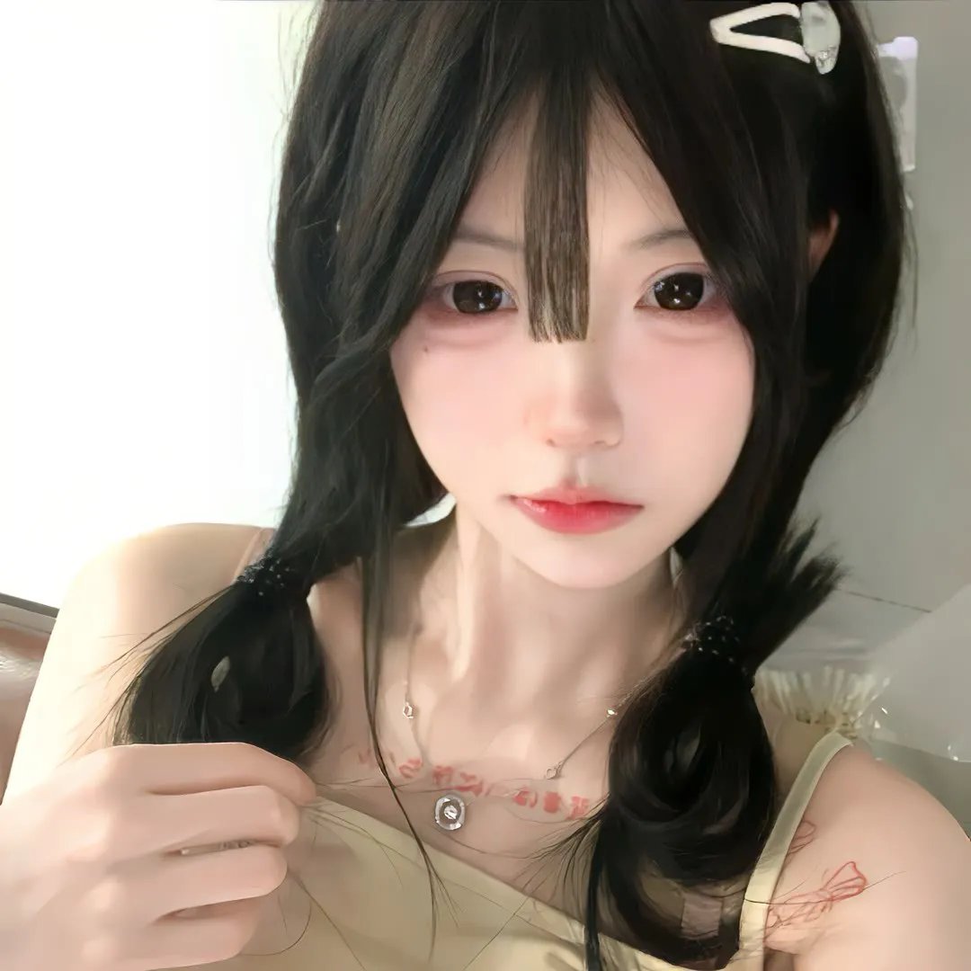 暗红封面